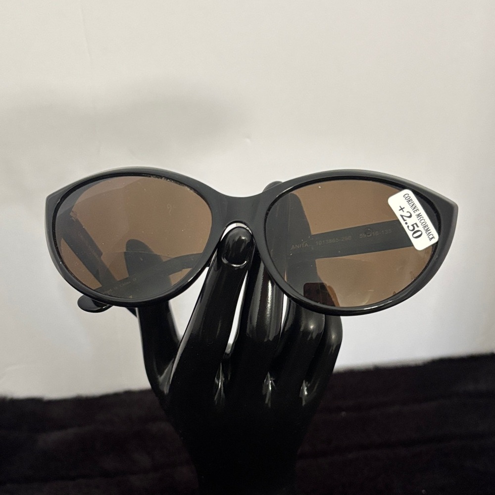 Sunglass 😎Bifocal Readers +2.50 Corinne McCormack NWT